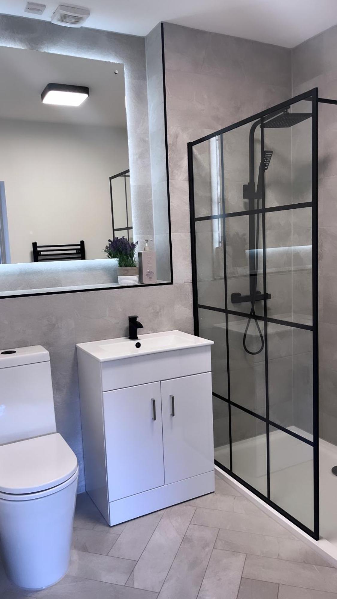 Apartamento 3 Bedroom House Near Centre Sleeps 7